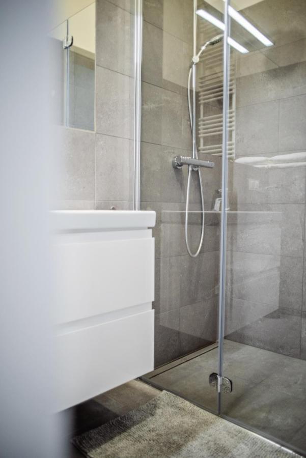 Best Inn Poznan Apartament Orzeszkowej Luaran gambar